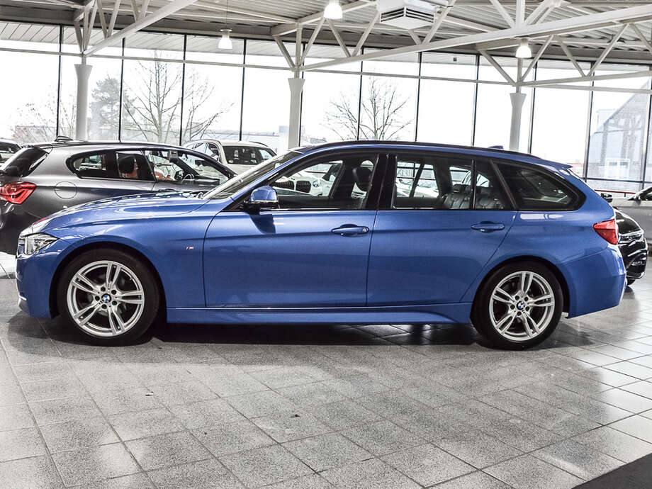 BMW 320i (Bild 4/16)