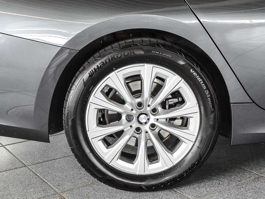 BMW 318i (Bild 6/17)