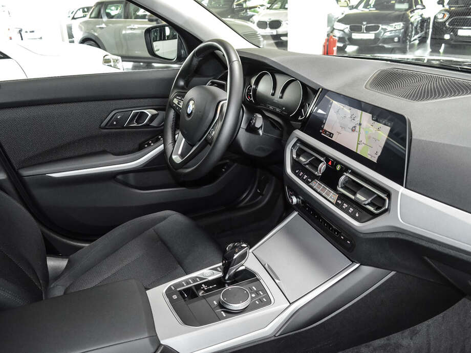 BMW 318i (Bild 7/17)