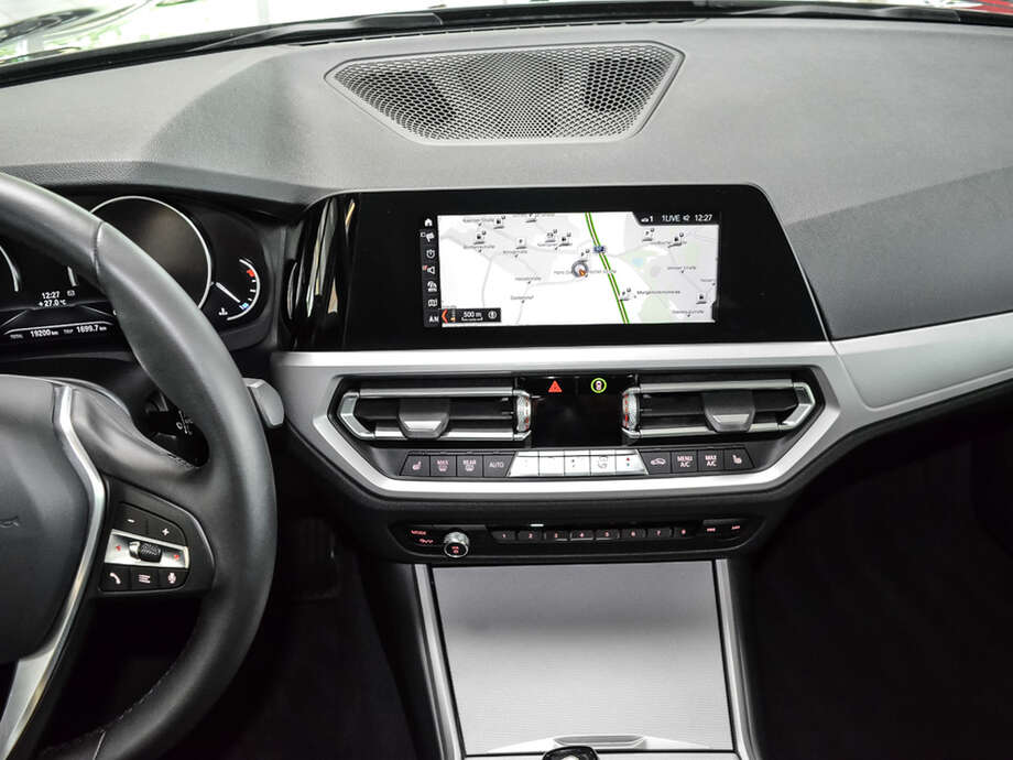 BMW 318i (Bild 11/17)