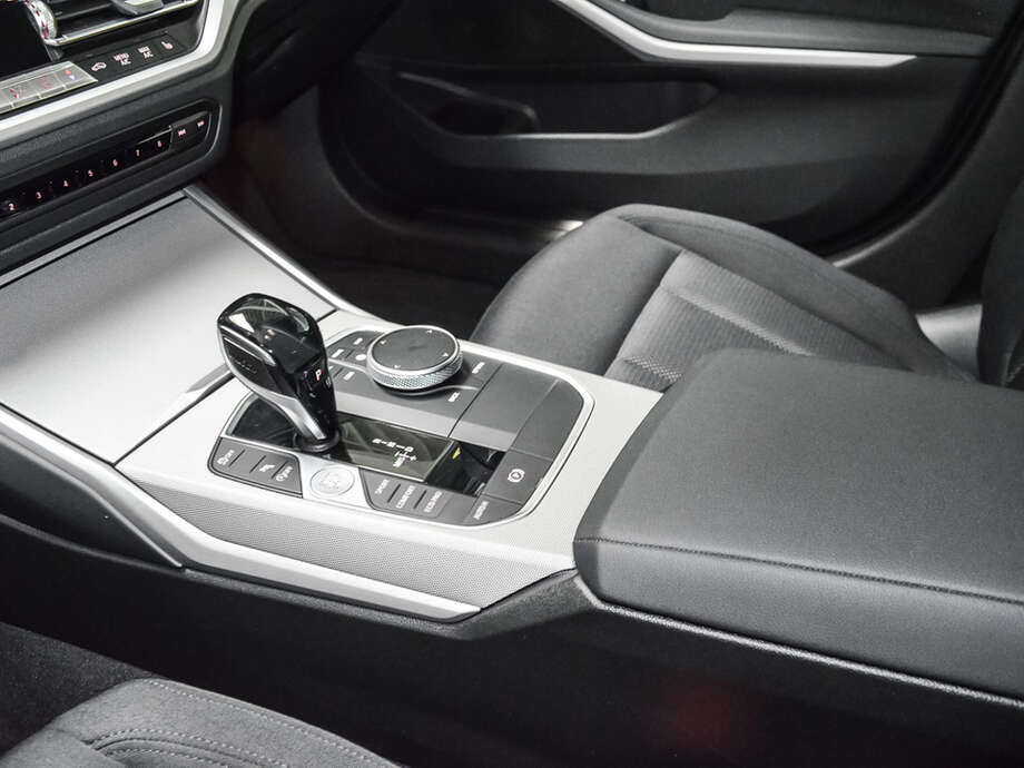 BMW 318i (Bild 12/17)