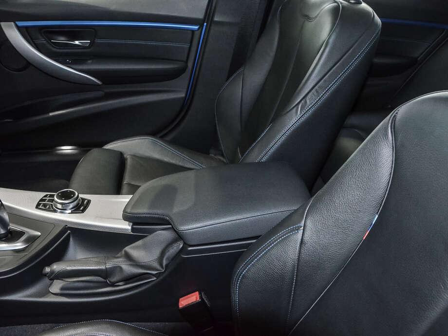 BMW 320i (Bild 13/16)