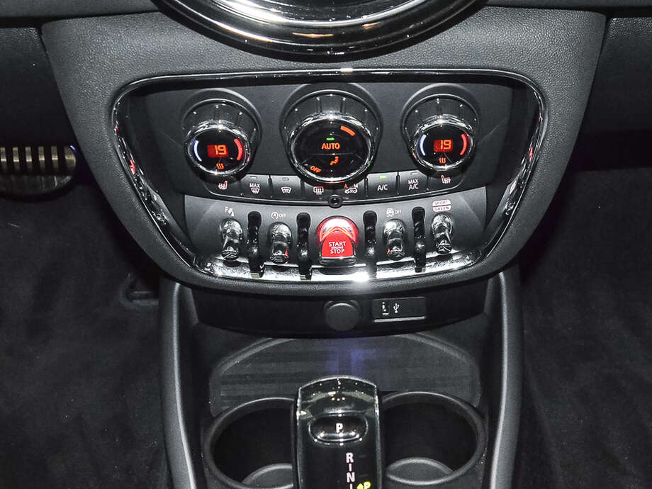 MINI Cooper D Clubman (Bild 12/22)