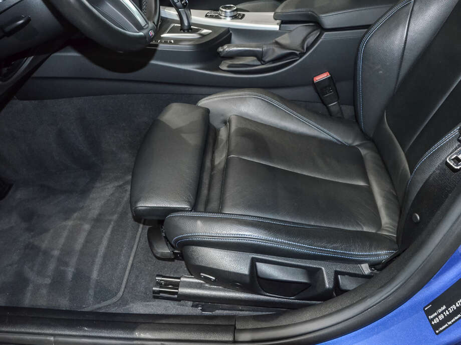 BMW 320i (Bild 15/16)