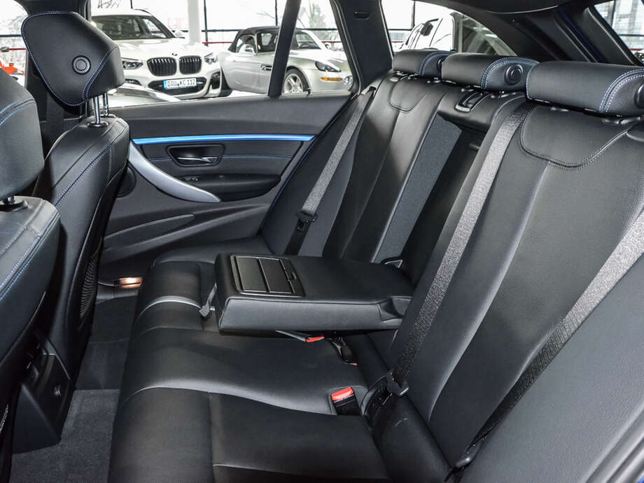 BMW 320i (Bild 16/16)