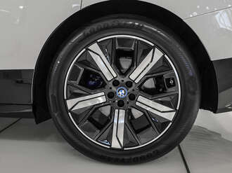 BMW iX (Bild 3/20)