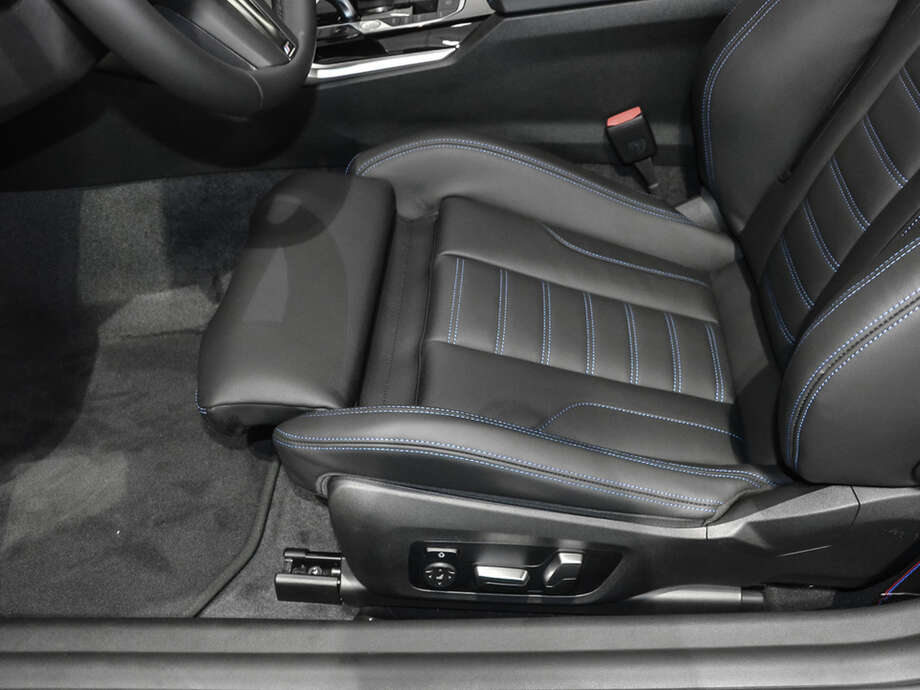 BMW 220i (Bild 9/18)