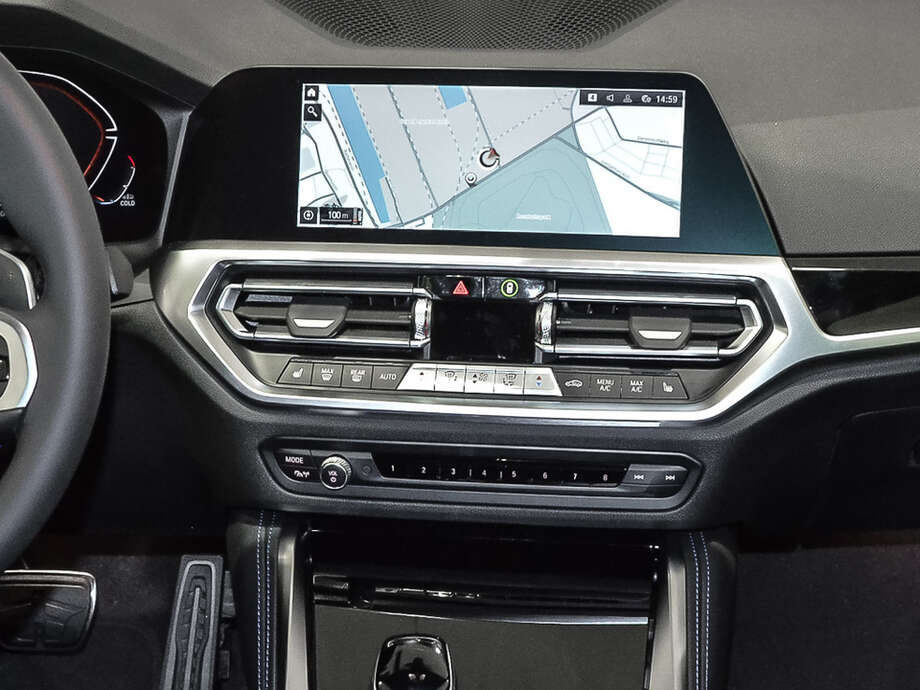 BMW 220i (Bild 14/18)