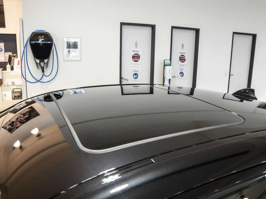 BMW 220i (Bild 15/18)