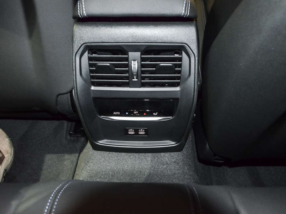 BMW 220i (Bild 16/18)
