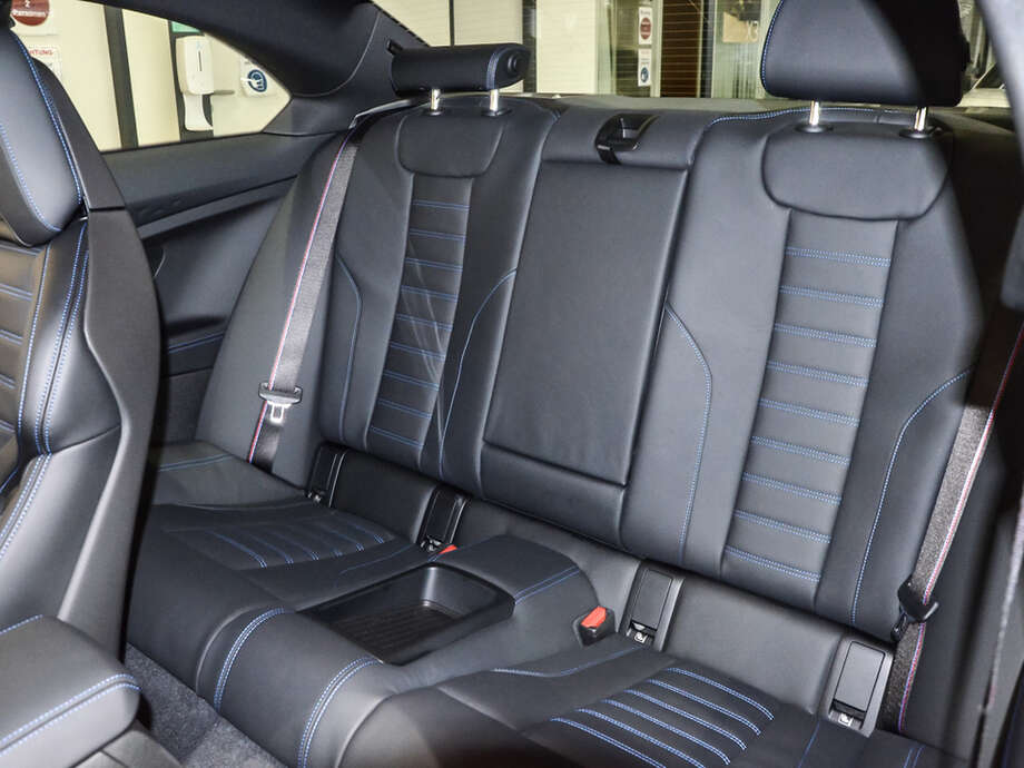 BMW 220i (Bild 17/18)