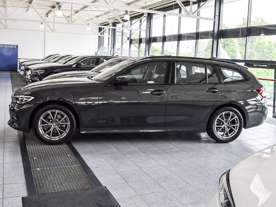 BMW 320d xDrive (Bild 4/19)