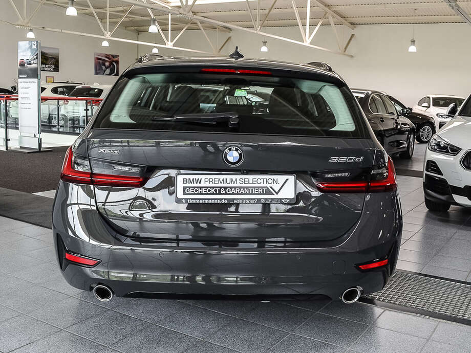 BMW 320d xDrive (Bild 5/19)