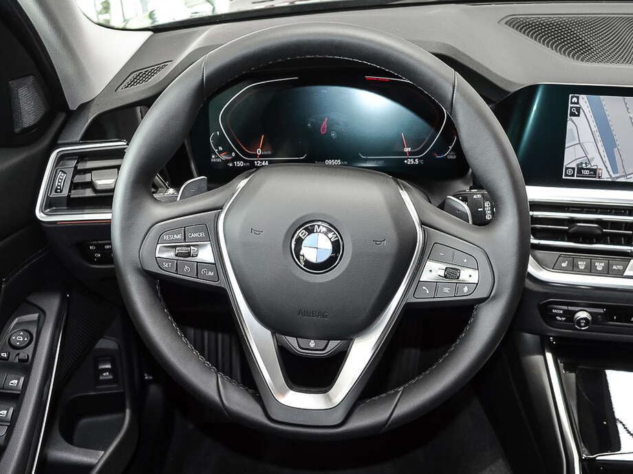 BMW 320d xDrive (Bild 10/19)