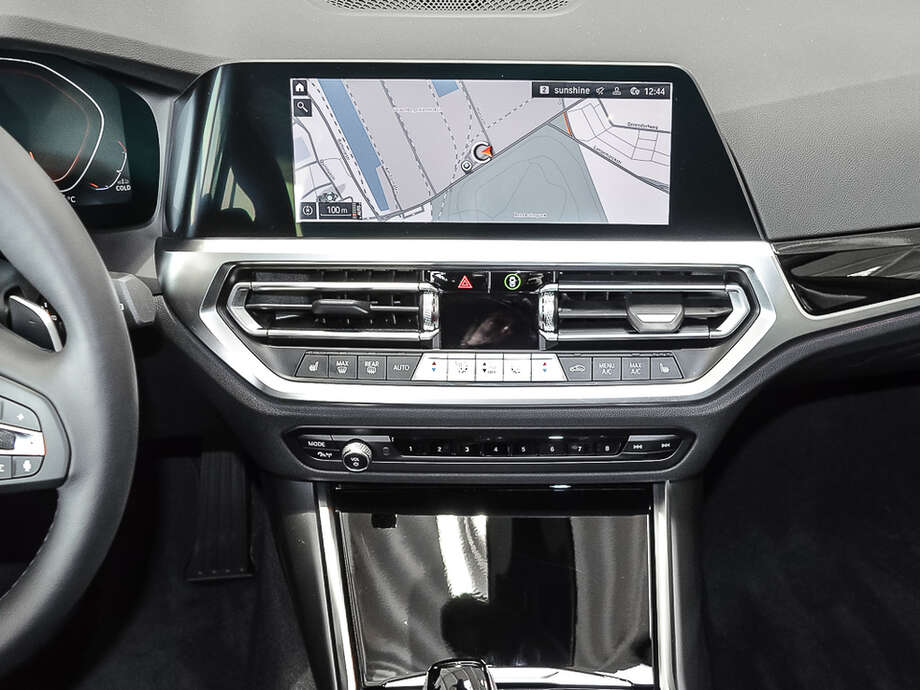 BMW 320d xDrive (Bild 11/19)