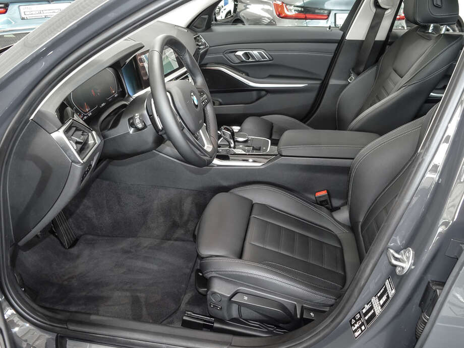 BMW 320d xDrive (Bild 14/19)