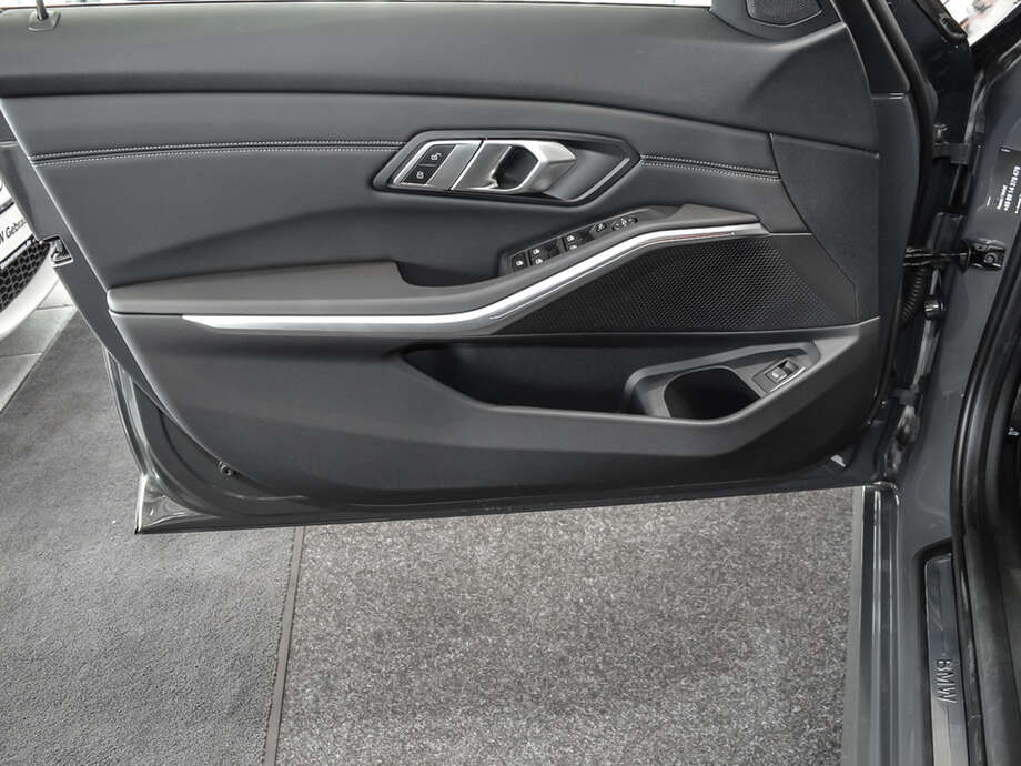 BMW 320d xDrive (Bild 16/19)