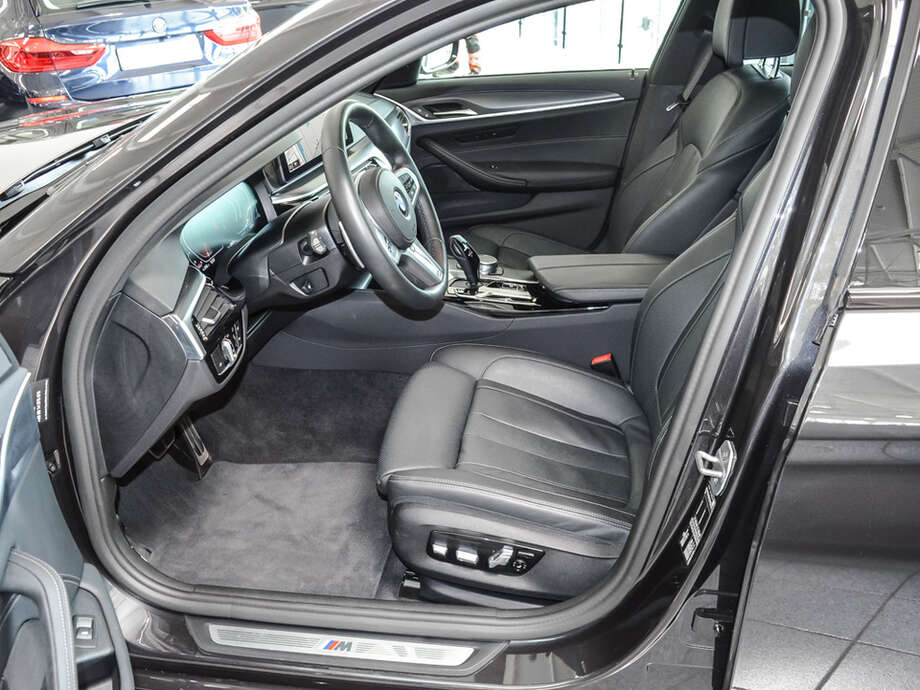 BMW 520d (Bild 12/16)