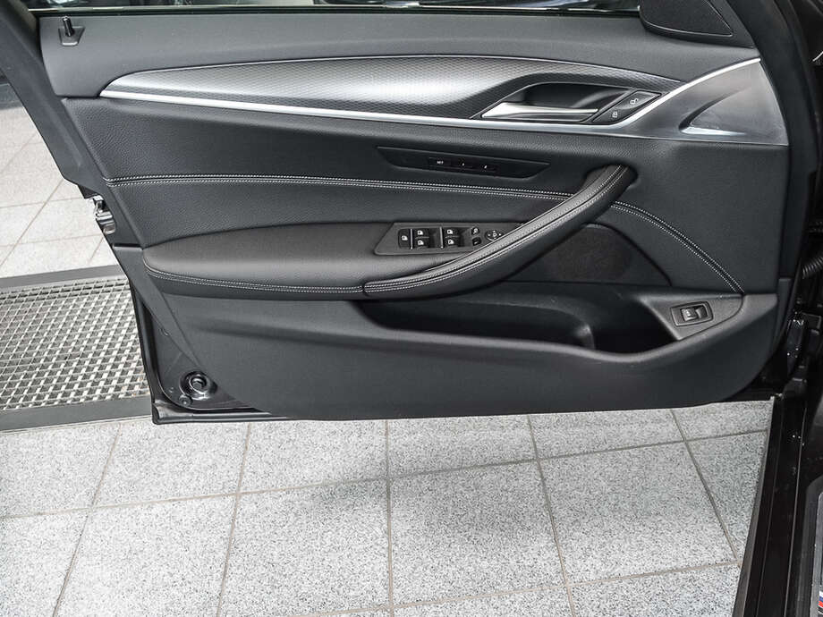 BMW 520d (Bild 13/16)