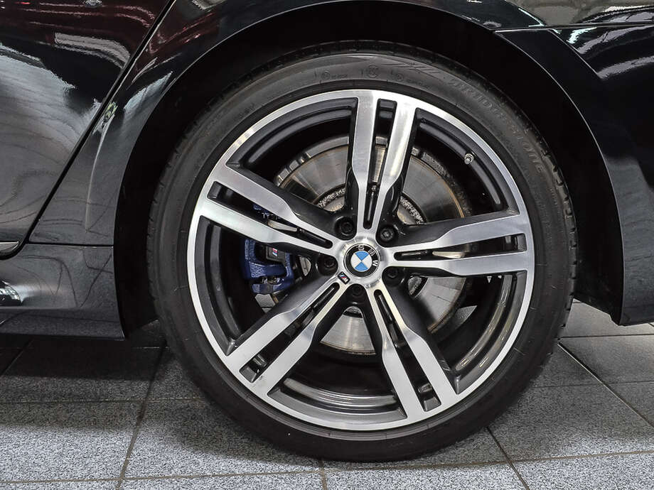 BMW 740d xDrive (Bild 6/19)