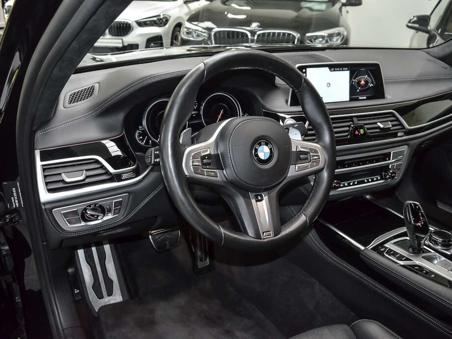 BMW 740d xDrive (Bild 8/19)