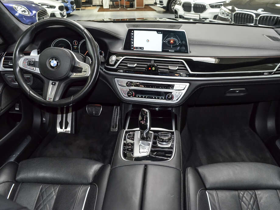 BMW 740d xDrive (Bild 9/19)