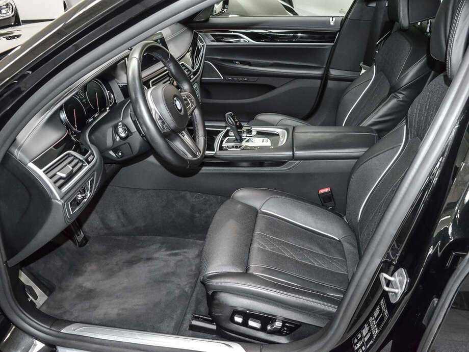 BMW 740d xDrive (Bild 13/19)