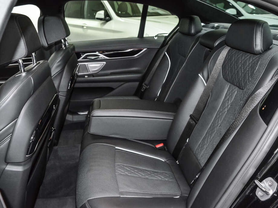 BMW 740d xDrive (Bild 19/19)