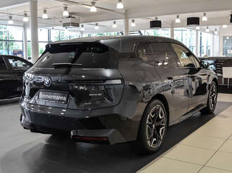 BMW iX (Bild 2/19)