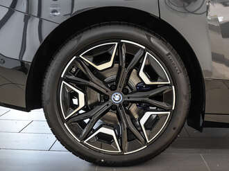 BMW iX (Bild 3/19)