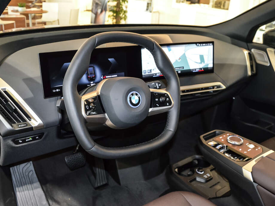 BMW iX (Bild 5/19)