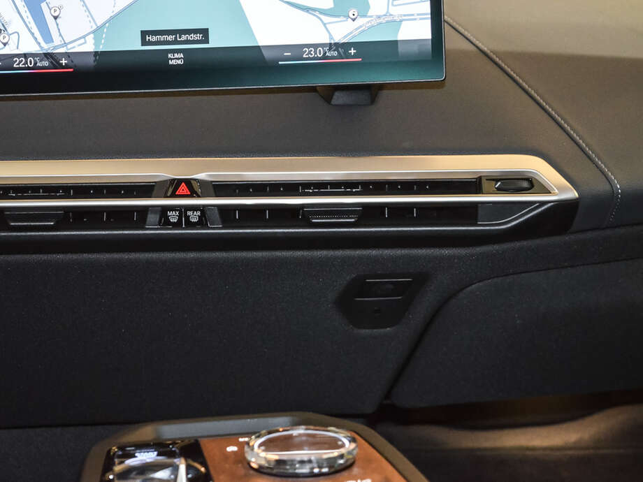BMW iX (Bild 15/19)