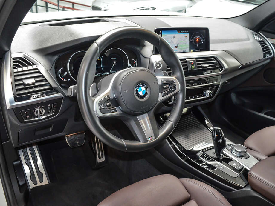 BMW X3 (Bild 8/18)