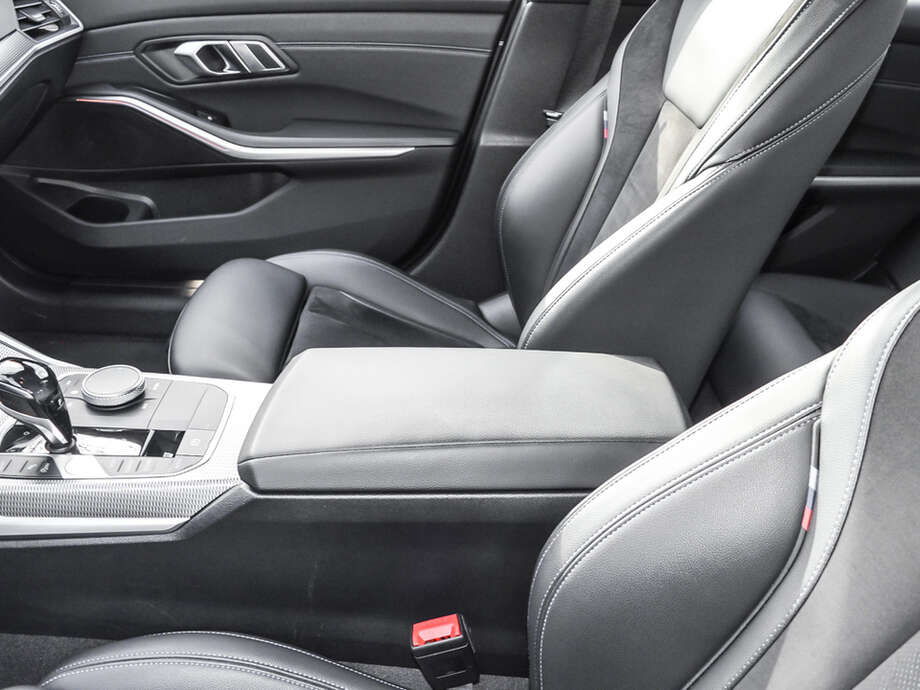 BMW 330i (Bild 13/16)