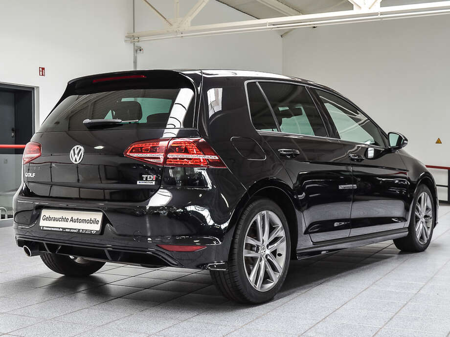Volkswagen Golf (Bild 2/17)