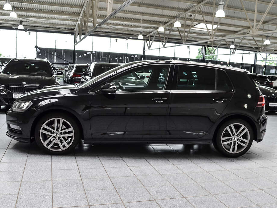 Volkswagen Golf (Bild 4/17)