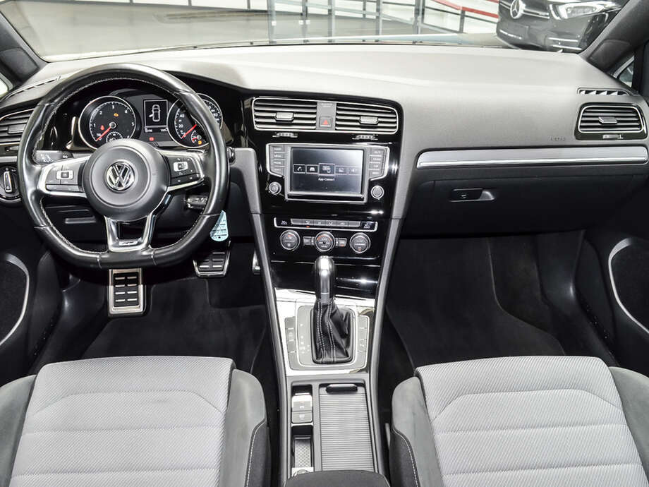 Volkswagen Golf (Bild 9/17)