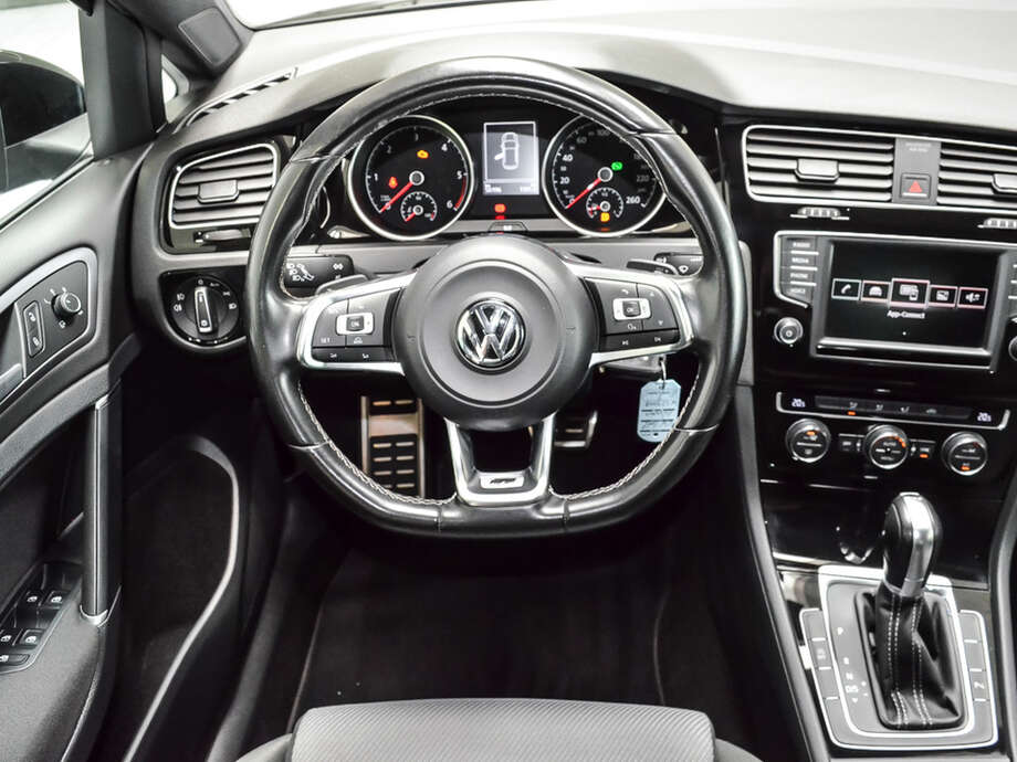 Volkswagen Golf (Bild 10/17)