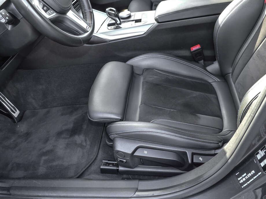 BMW 330i (Bild 15/16)