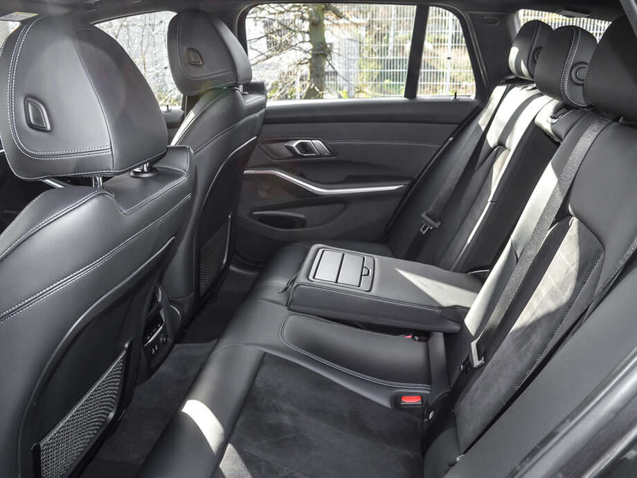 BMW 330i (Bild 16/16)