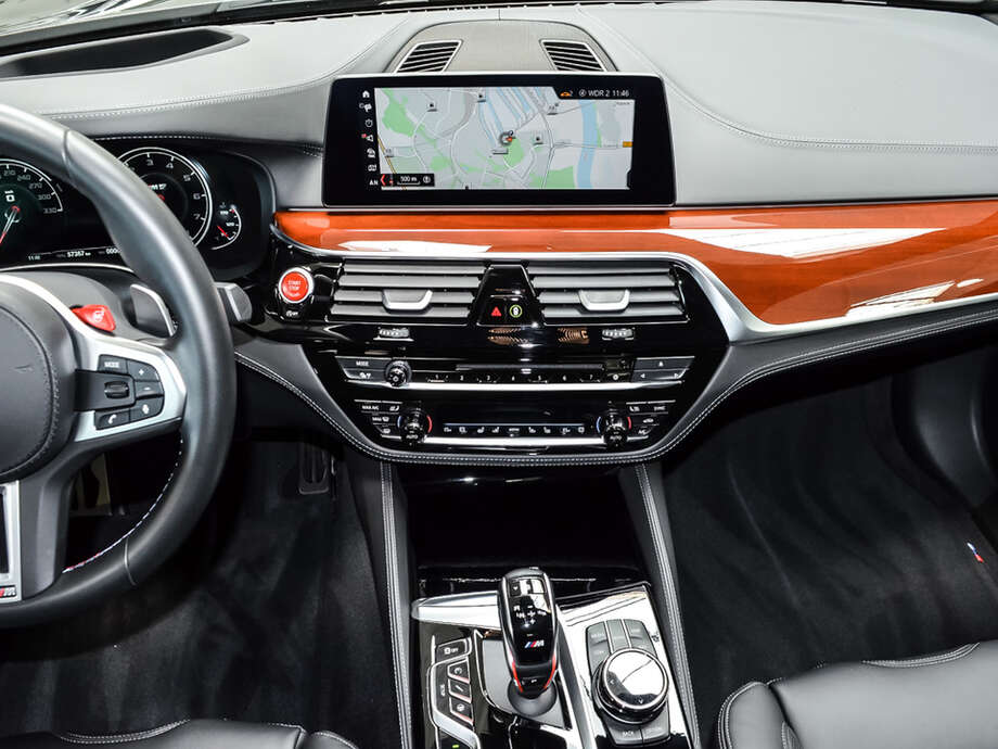 BMW M5 (Bild 11/23)