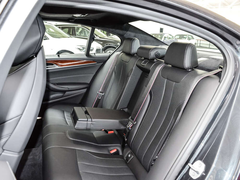BMW M5 (Bild 22/23)