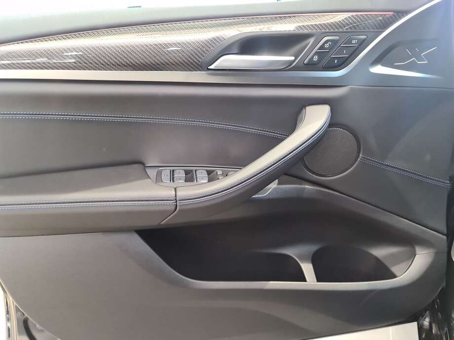BMW X4 (Bild 23/24)
