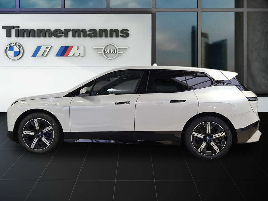 BMW iX (Bild 3/25)