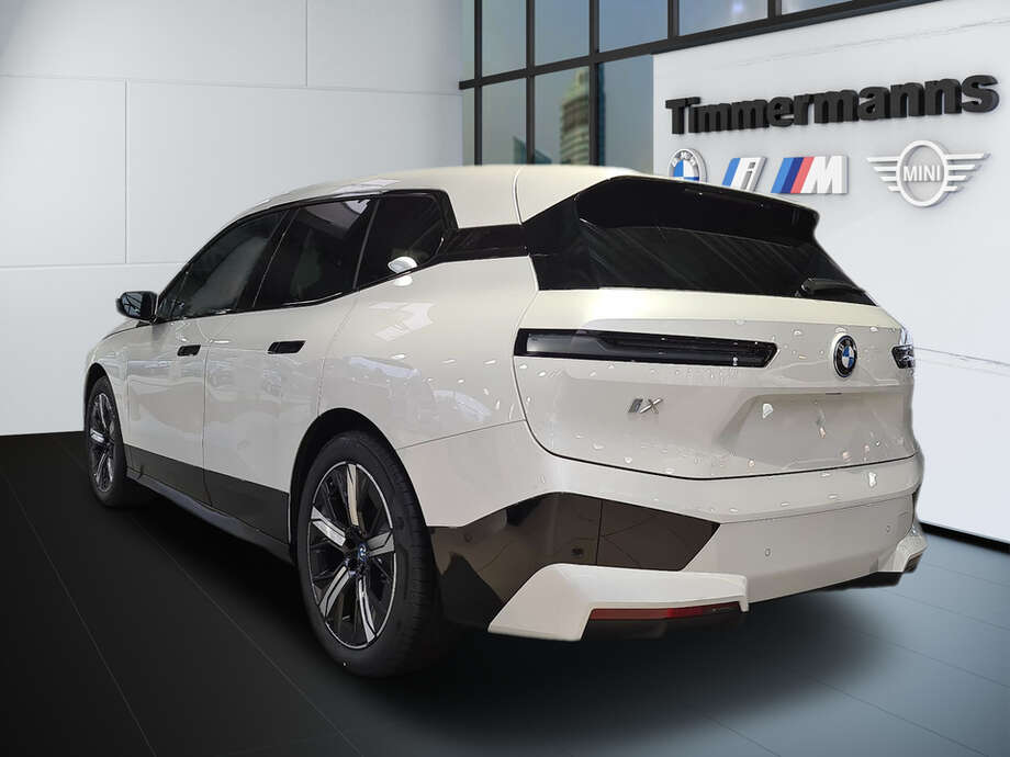 BMW iX (Bild 4/25)