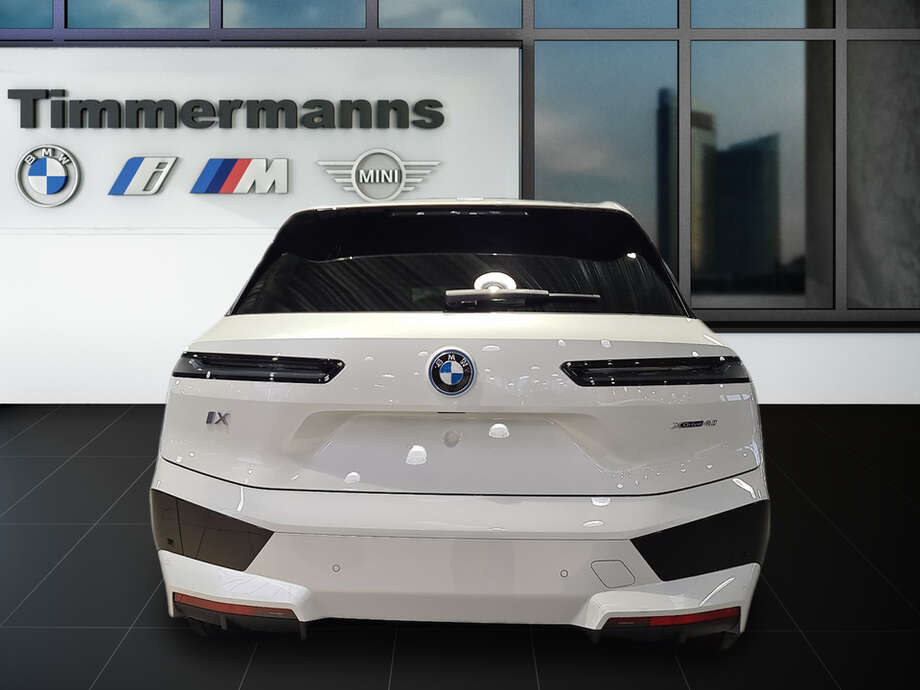 BMW iX (Bild 5/25)