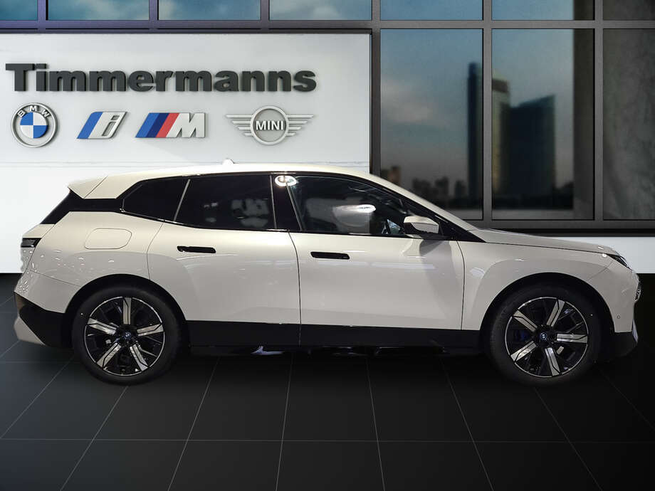 BMW iX (Bild 7/25)
