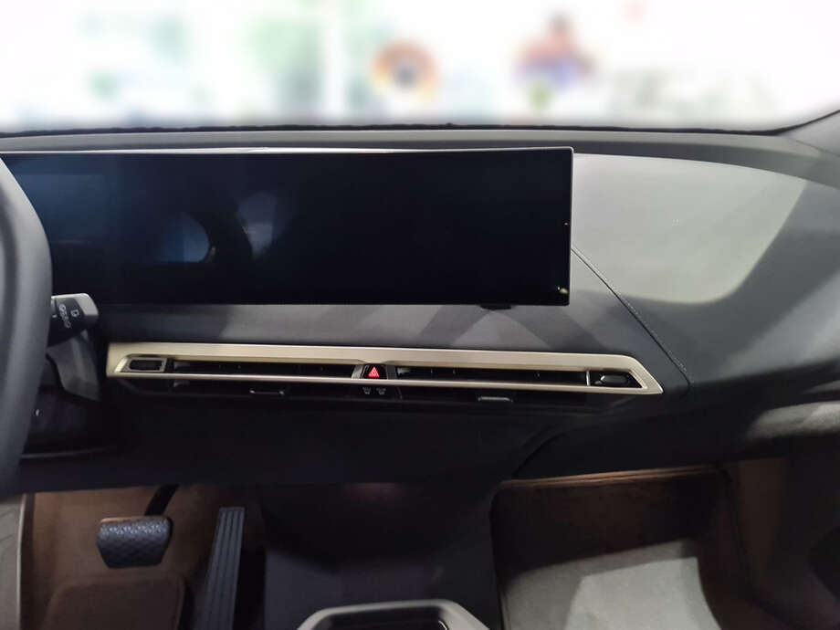 BMW iX (Bild 16/25)