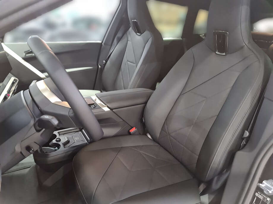 BMW iX (Bild 17/25)