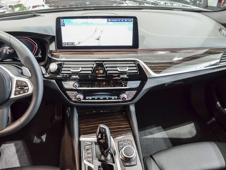 BMW 520d (Bild 8/17)